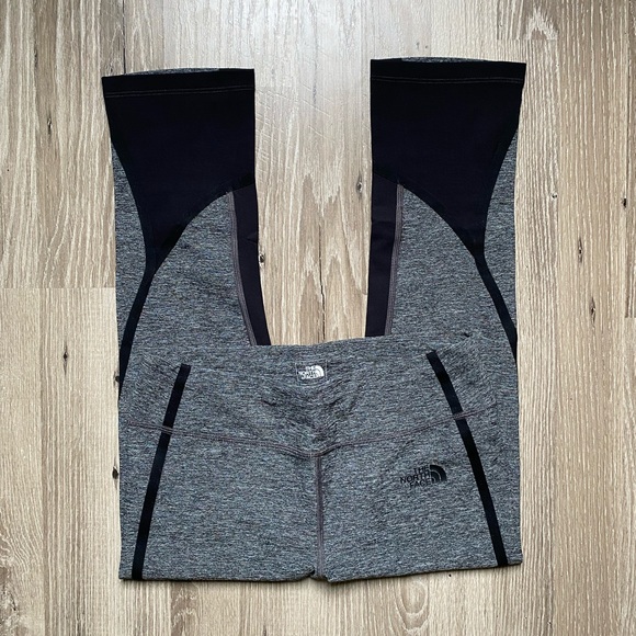 LIKE NEW • North Face 3/4 Length Pants - Picture 2 of 3